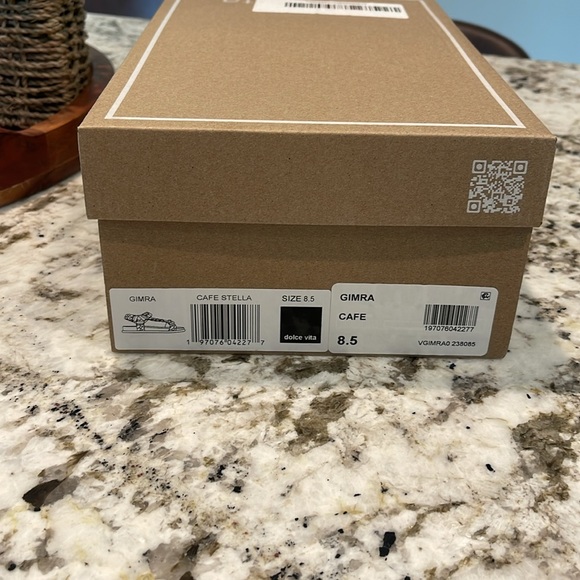 Dolce Vita Gimra sandal Super cute worn about five times excellent conditioner - Picture 7 of 7